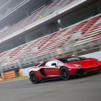 Lamborghini Aventador LP750-4 SV
