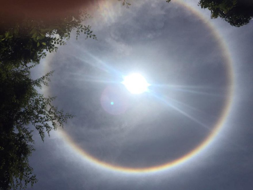 Un cerchio perfetto attorno al sole: lo spettacolo nel 