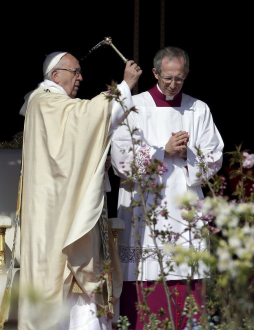 Piazza San Pietro, il Papa e la messa di Pasqua - la Repubblica