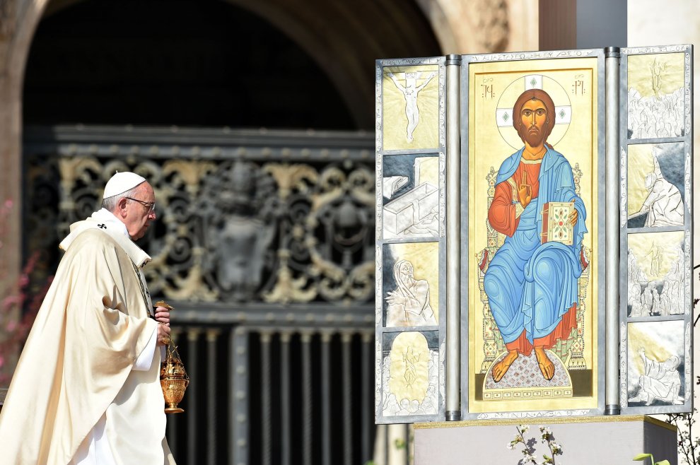 Piazza San Pietro, il Papa e la messa di Pasqua - la Repubblica