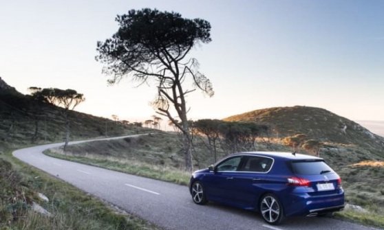 308 GT, profumo di corse, Peugeot stupisce ancora