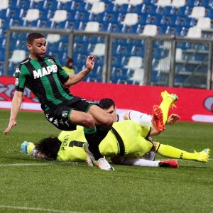 Genoa, rottura crociato per Perin: stagione finita e addio Europei