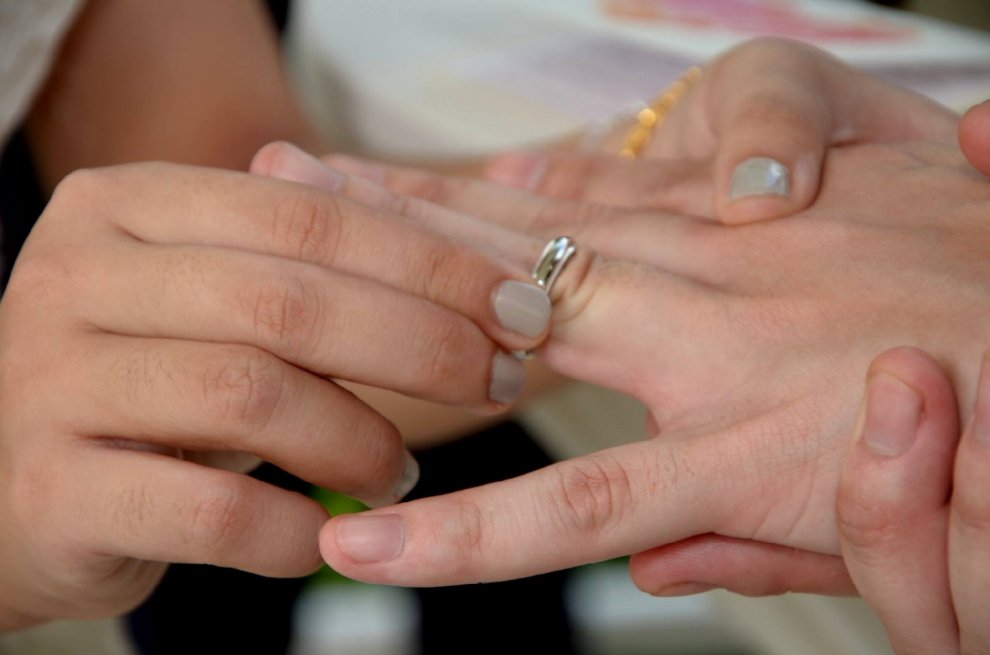 Singapore: scatti sono orrendi, fotografo si scusa. E il matrimonio diventa virale