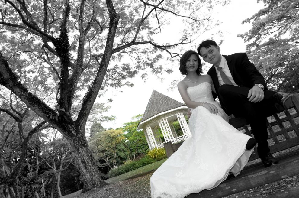 Singapore: scatti sono orrendi, fotografo si scusa. E il matrimonio diventa virale