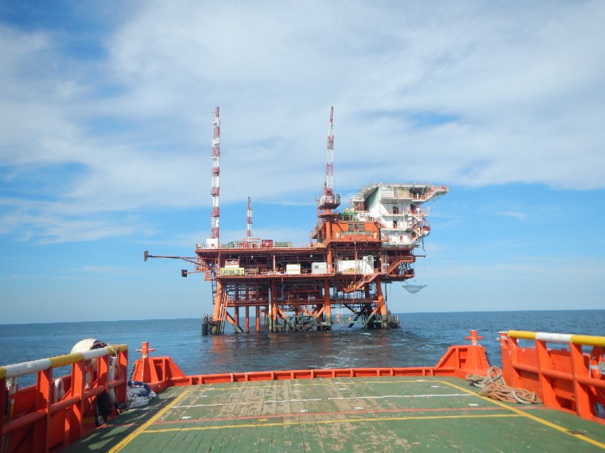 Referendum trivelle, l'amarezza degli operai sulla piattaforma