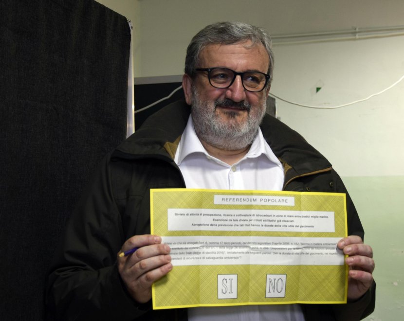 Referendum trivelle: politici, star e cittadini votano ai seggi