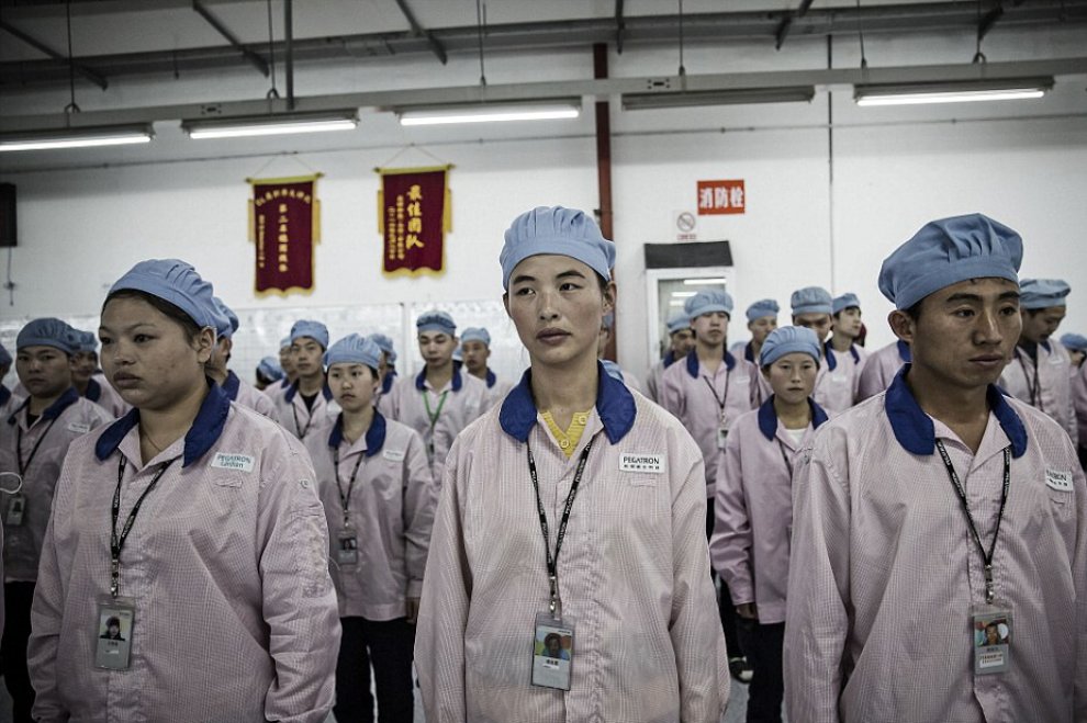 Shanghai, Apple apre le porte: un fotografo entra per prima volta in fabbrica 