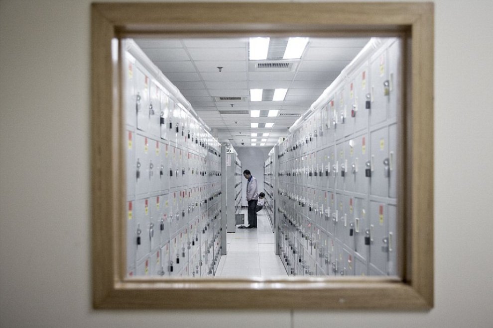 Shanghai, Apple apre le porte: un fotografo entra per prima volta in fabbrica 