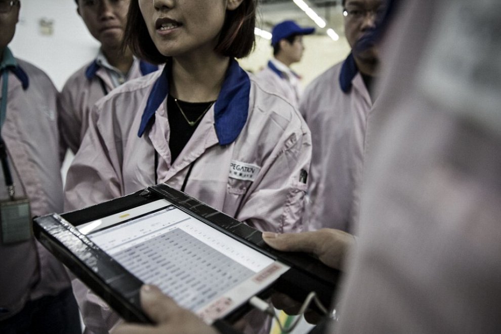 Shanghai, Apple apre le porte: un fotografo entra per prima volta in fabbrica 