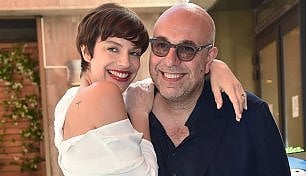Micaela  pazza di gioia    Grandi applausi  per Virzì