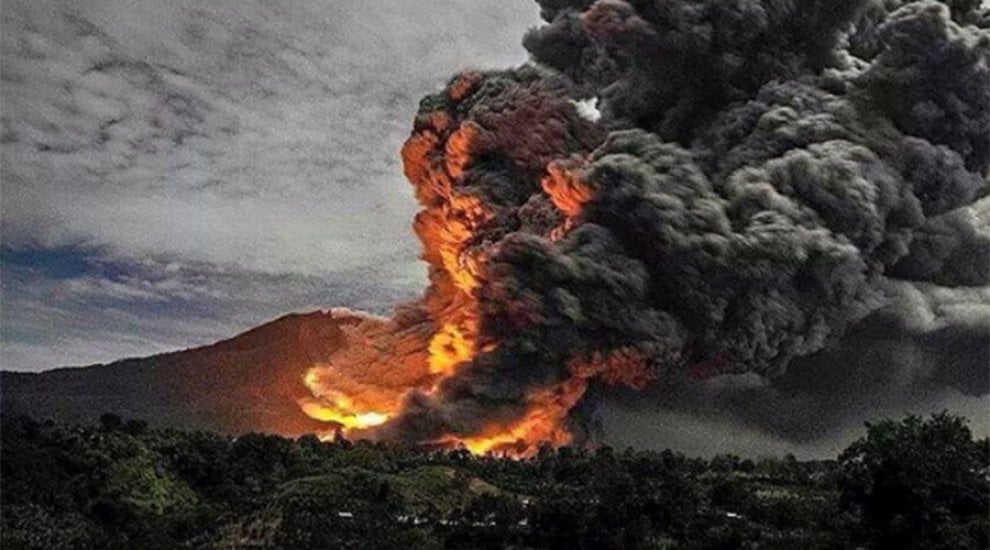 Eruzione apocalittica in Indonesia, il Sinabung uccide