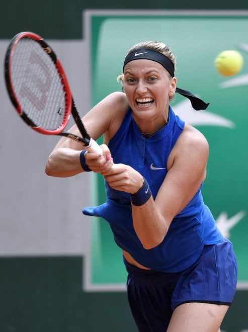 Il tennis non fa male alla schiena: gli esercizi da fare e i movimenti più a rischio