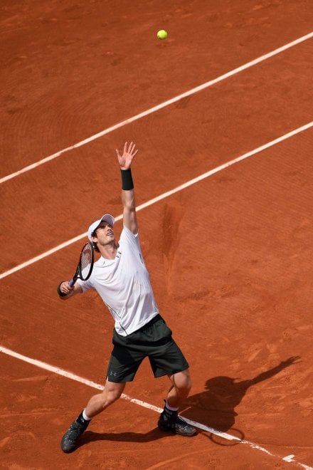 Il tennis non fa male alla schiena: gli esercizi da fare e i movimenti più a rischio