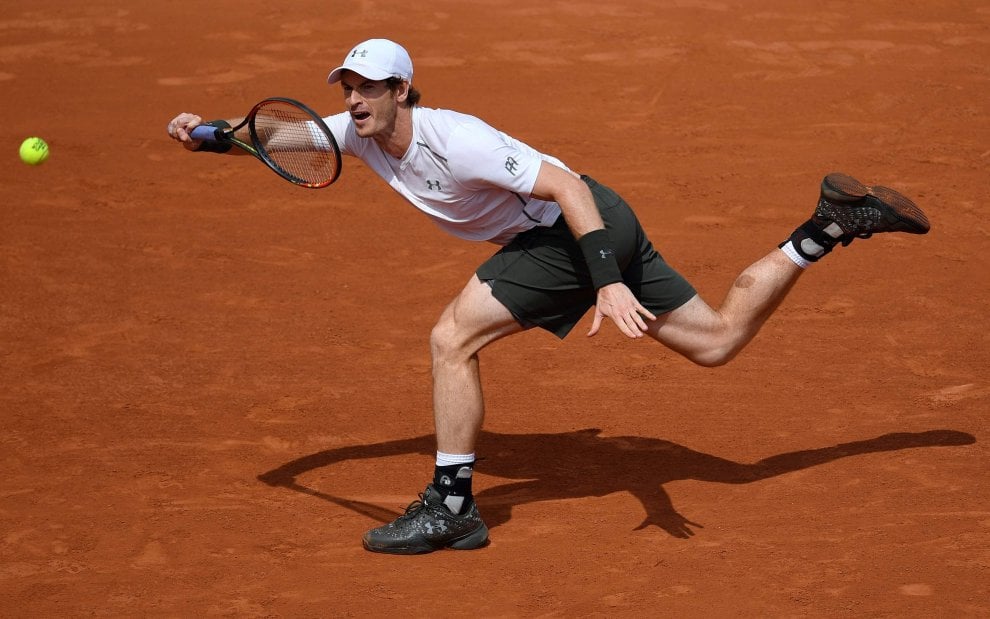 Il tennis non fa male alla schiena: gli esercizi da fare e i movimenti più a rischio