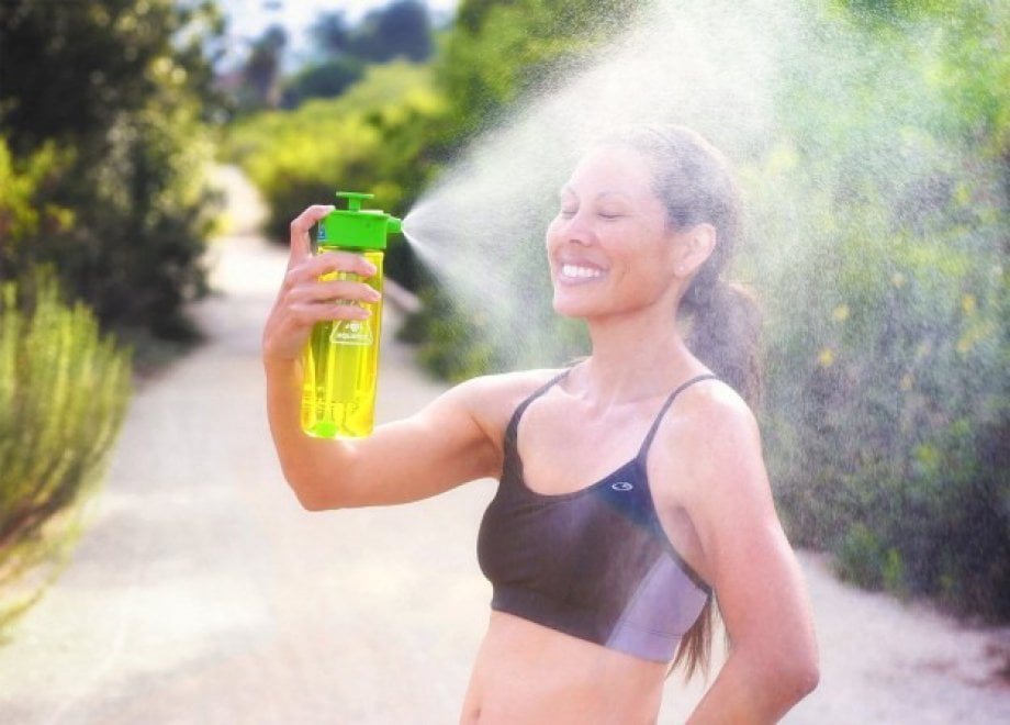 Dal cuscino rinfrescante al ventilatore per smartphone: le soluzioni tech contro il caldo