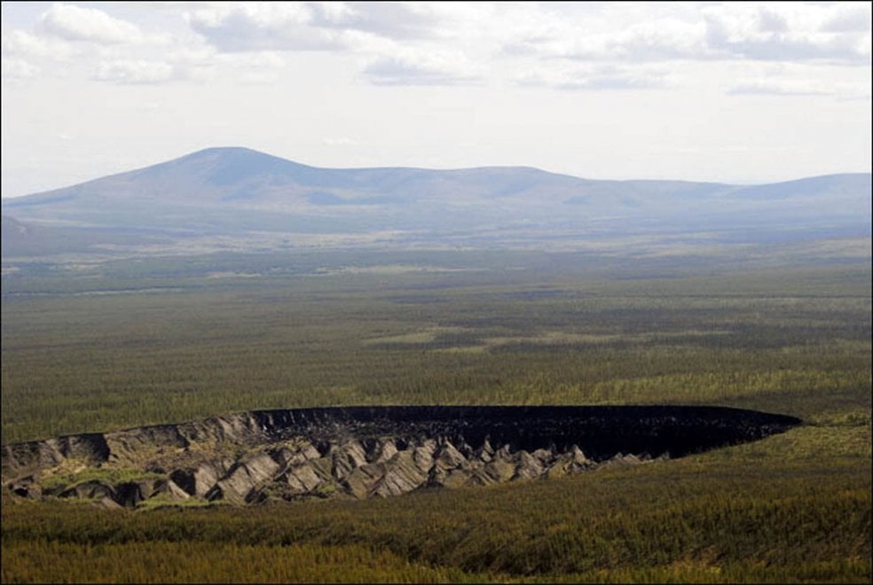 Siberia, ecco 'la porta per l'inferno': una gigantesca voragine causata dal riscaldamento globale