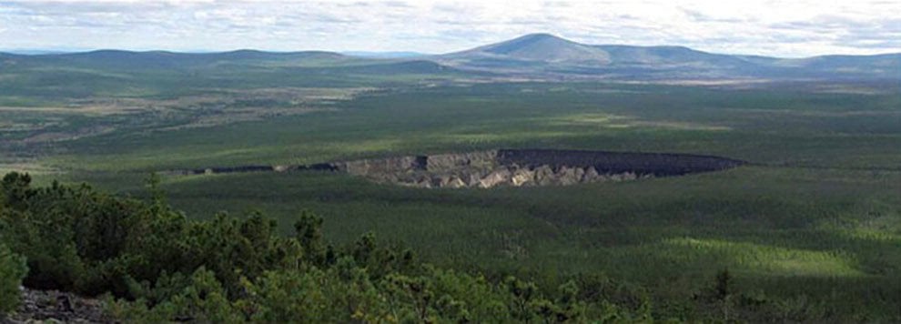 Siberia, ecco 'la porta per l'inferno': una gigantesca voragine causata dal riscaldamento globale
