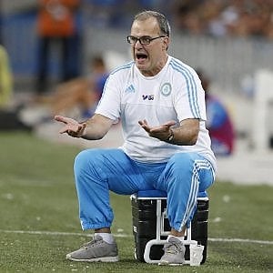Lazio, il sì di Bielsa slitta ancora. Ma Lotito è sicuro di convincerlo