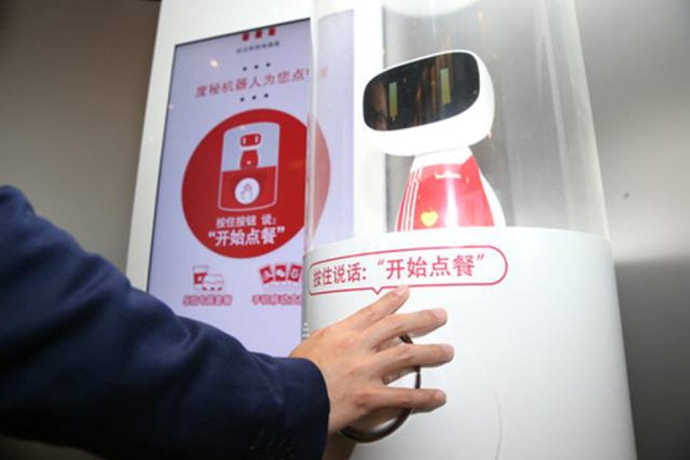 Shangai, il Kfc è hi-tech: le ordinazioni le prende Dumi 