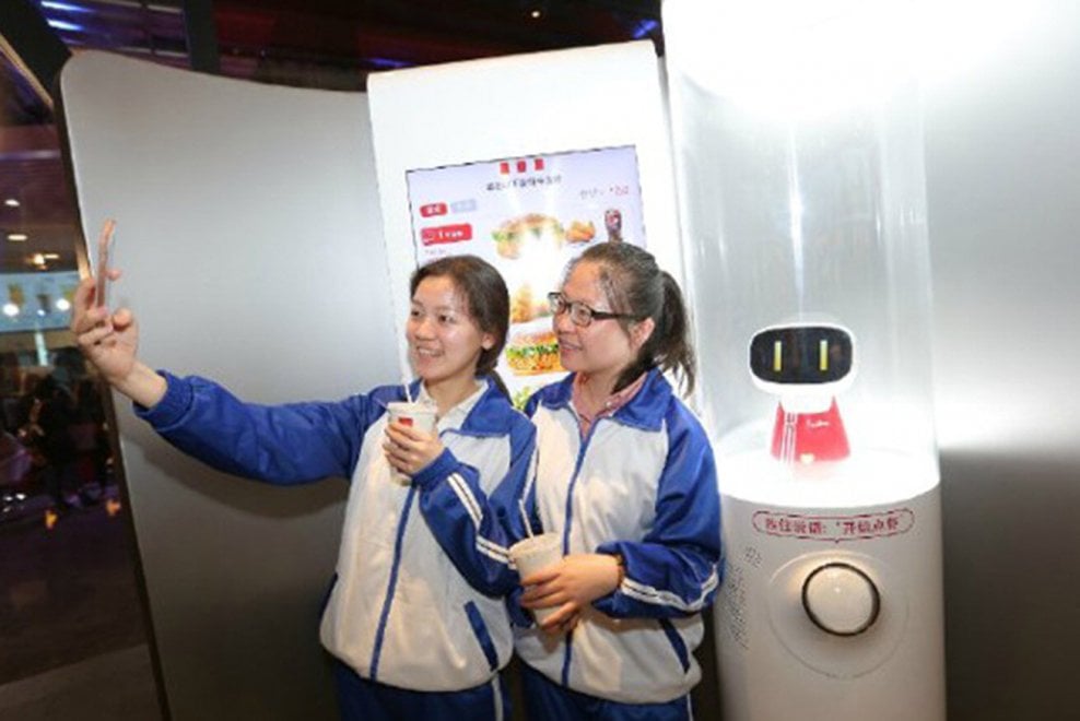 Shangai, il Kfc è hi-tech: le ordinazioni le prende Dumi 