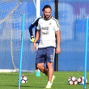 Napoli, braccio di ferro con Higuain: "Via soltanto per la clausola"