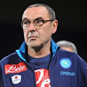 Napoli, raduno tra l'indifferenza. Cercasi esterno: Widmer in pole