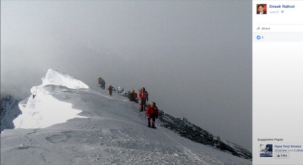 Everest, la scalata è merito del fotoritocco