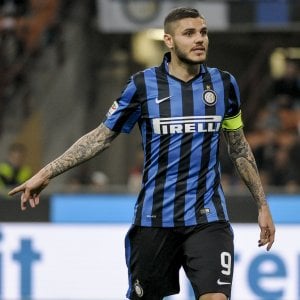 Inter, Icardi è un caso. La moglie: "Lo hanno messo in vendita"