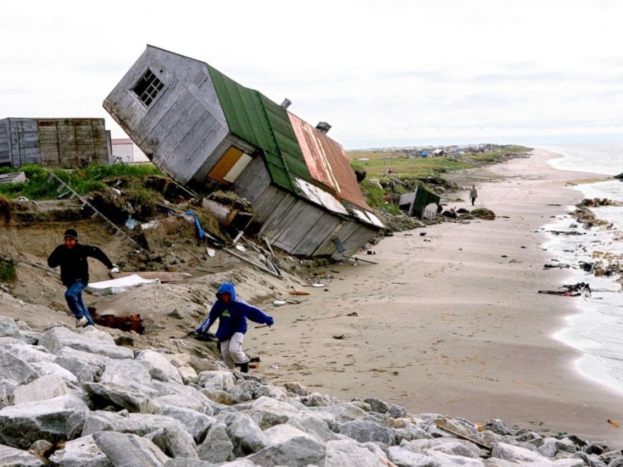 Il villaggio eschimese di Shishmaref in Alaska