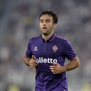 Fiorentina, il congedo di Rossi: "Via senza rimpianti". E i tifosi contestano la proprietà