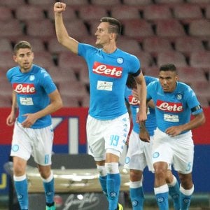 Napoli, tra Kalinic e il sogno Cavani. Intanto Sarri si gode Milik