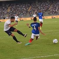Calcio, il debutto della moviola: a Bari primo intervento della Var