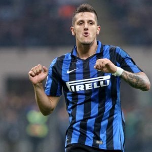 Inter, Jovetic contro il club: "Deluso dall'esclusione in Europa"