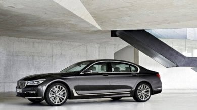 Bmw parla italiano con Dragon Drive: riconoscimento vocale sulla serie 7