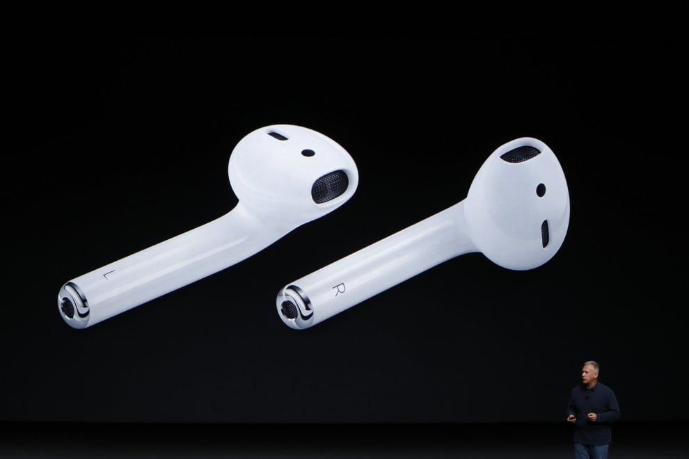 Apple, ecco l'iPhone 7: resiste all'acqua e fotografa in modo 'perfetto'