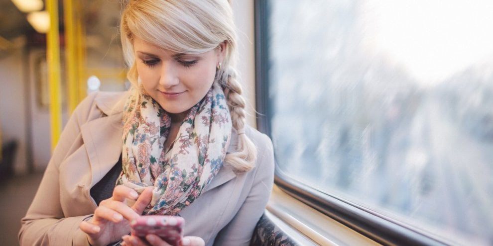 Smartphone, lo controlliamo 80 volte al giorno