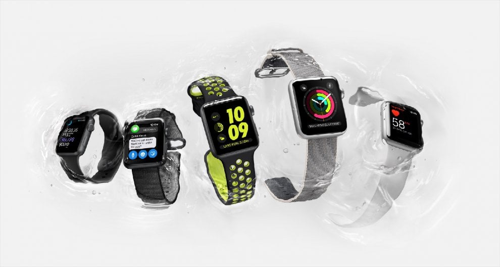 Apple Watch, ecco la Serie 2: così cambia lo smartwatch della Mela - la  Repubblica