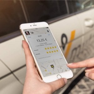 Mercedes-Benz FirstHand: una nuova offerta dedicata a mytaxi