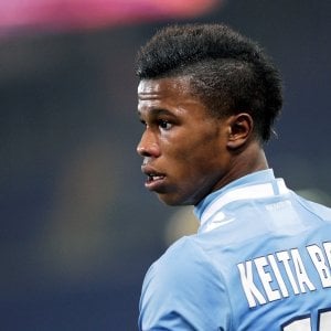Lazio, polemiche ormai lontane: Keita titolare con il Pescara