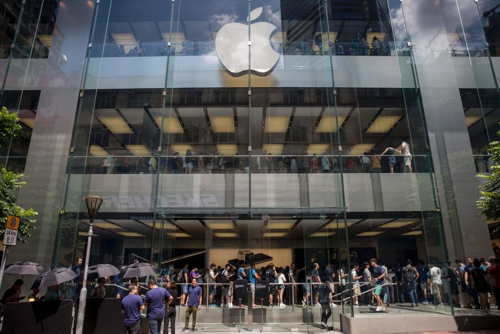 Da Roma a New York: tutti in coda per l'iPhone 7