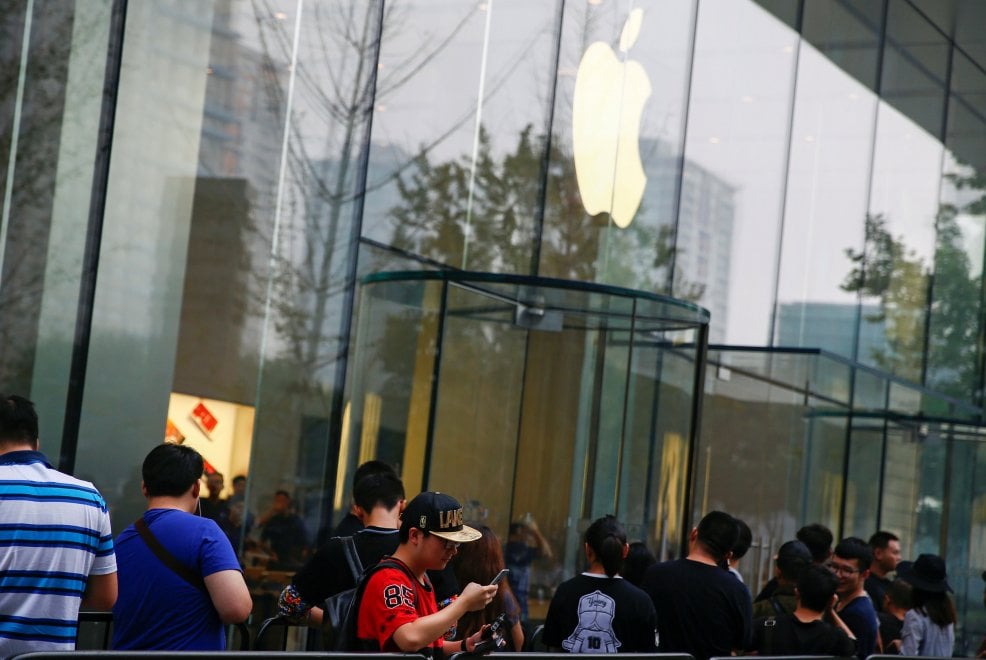 Da Roma a New York: tutti in coda per l'iPhone 7