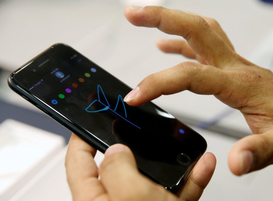 Da Roma a New York: tutti in coda per l'iPhone 7