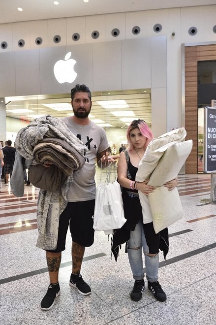Da Roma a New York: tutti in coda per l'iPhone 7