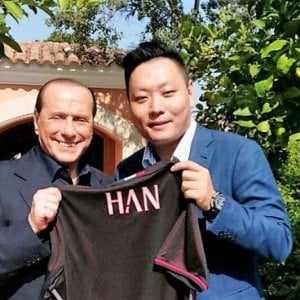 Milan, Fininvest attacca: "Cinesi solidi, già versati 100 milioni"