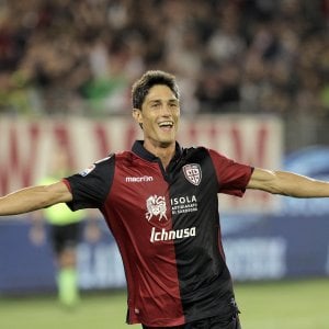 Cagliari-Sampdoria 2-1: regalo di Viviano, Melchiorri fa felice Rastelli