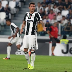 Juventus, da Mandzukic a Lichtsteiner: Allegri si affida agli scontenti