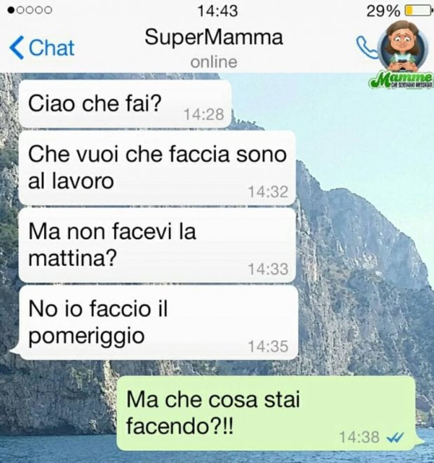 Che disastro i messaggi delle mamme su WhatsApp