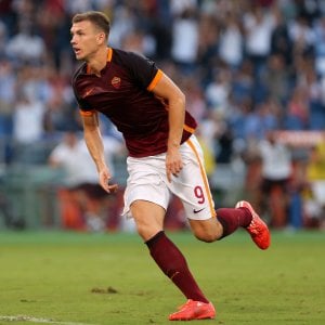 Roma, per Dzeko un mese da re: in Europa solo Cavani meglio di lui