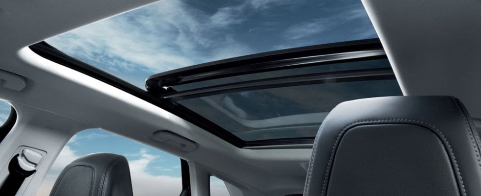 Peugeot 3008, spazio e grinta: svelato il Suv del futuro
