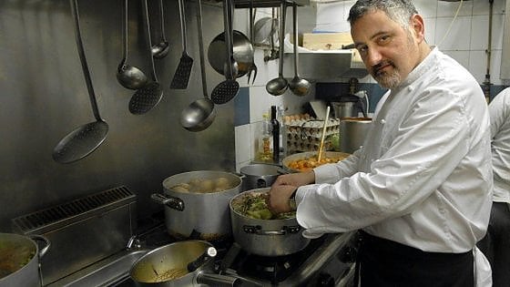 Arcangelo Dandini in cucina (Agf)